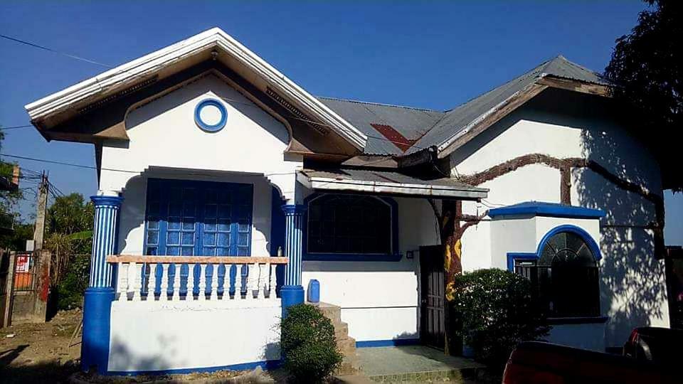 Traditional Filipino Transient House And Huts Near 100 Islands Wharf Alaminos Esterno foto