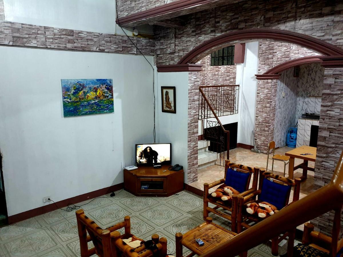 Traditional Filipino Transient House And Huts Near 100 Islands Wharf Alaminos Esterno foto