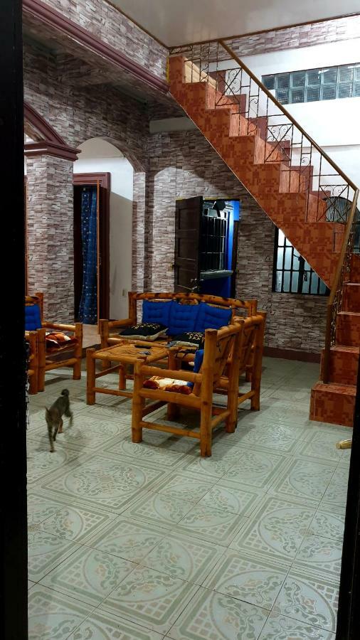 Traditional Filipino Transient House And Huts Near 100 Islands Wharf Alaminos Esterno foto