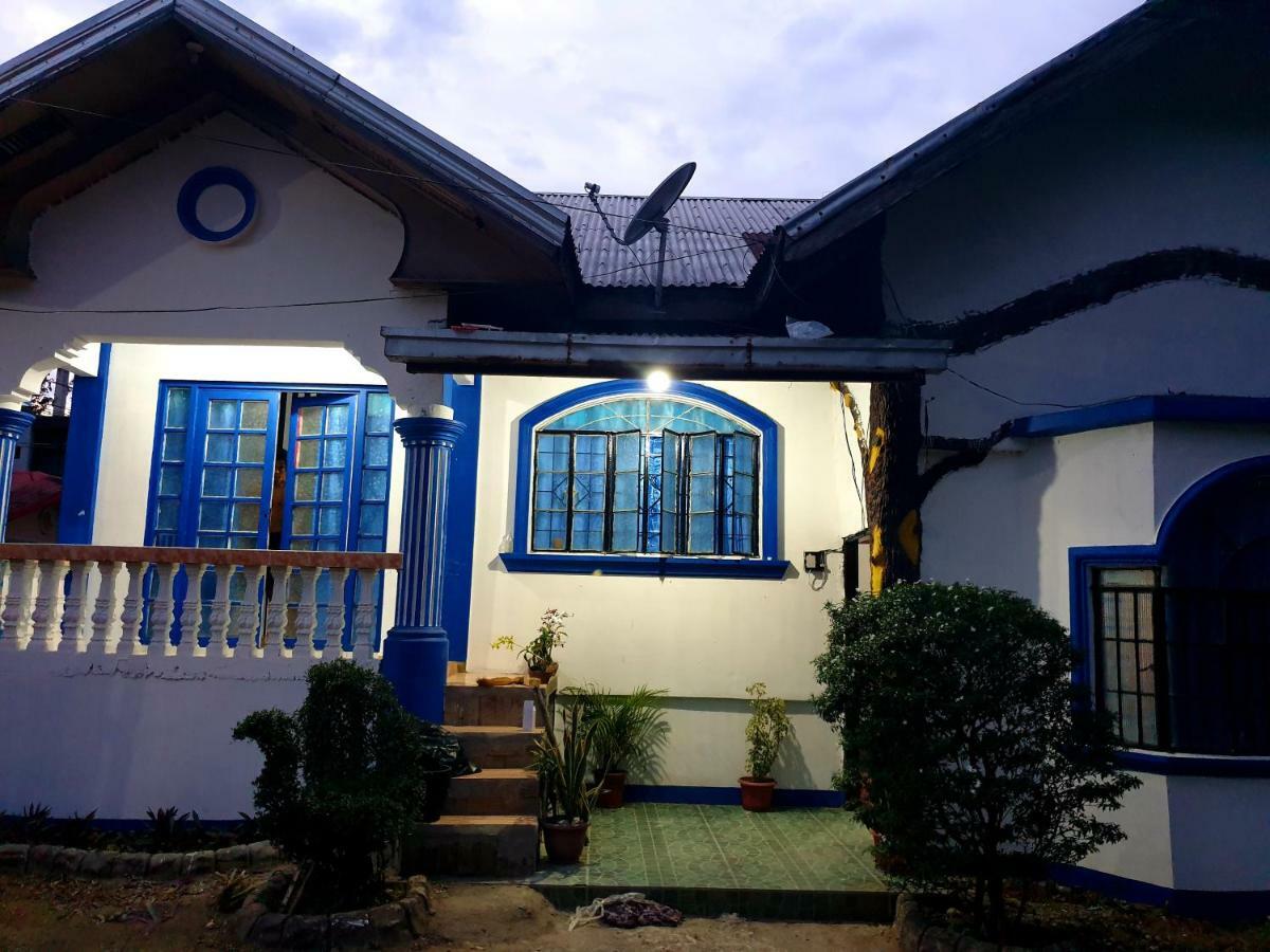 Traditional Filipino Transient House And Huts Near 100 Islands Wharf Alaminos Esterno foto